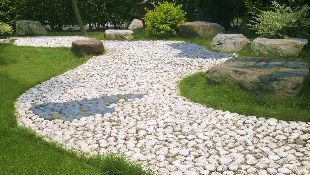 Progettare giardini e terrazze: le pavimentazioni in pietra ... Giardini in pietra