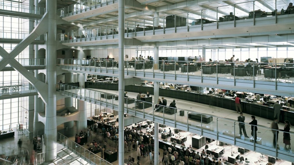 Interno della Hong Kong Bank progettata da Norman Foster