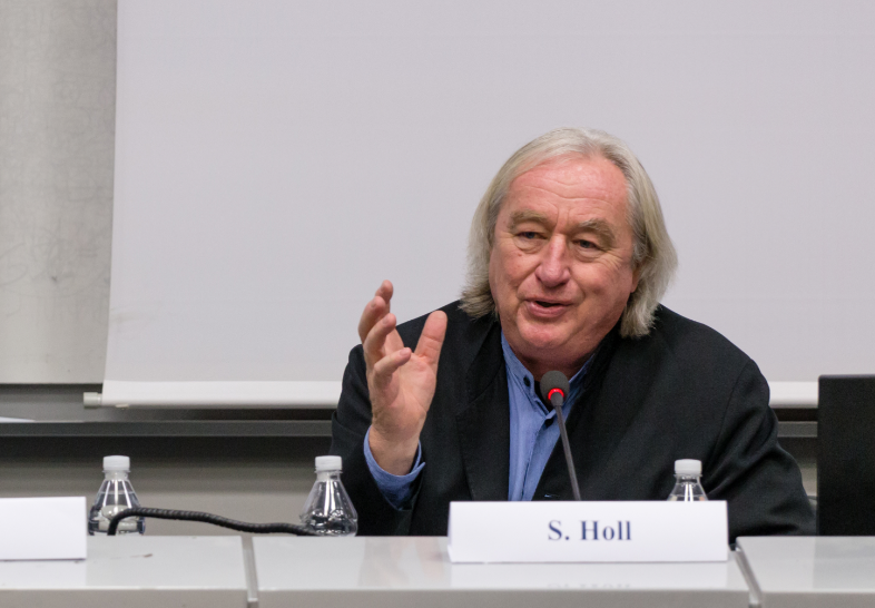 Steven Holl durante la lectio in occasione della laurea ad honorem del Politecnico di Milano – photo courtesy of Politecnico di Milano