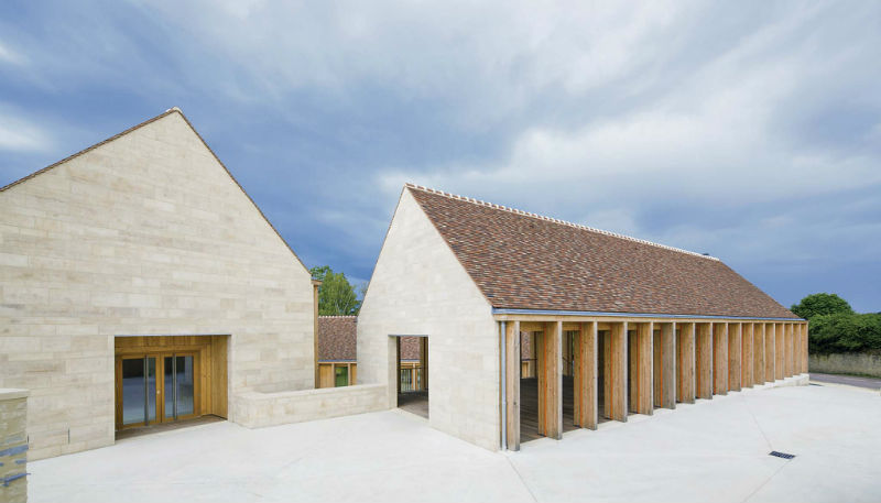 Maison de santé de Vézelay progettata da Bernard Quirot Architect & Associates, vincitore dell'Equerre d'Argent 2015. Foto: Luc Boegl