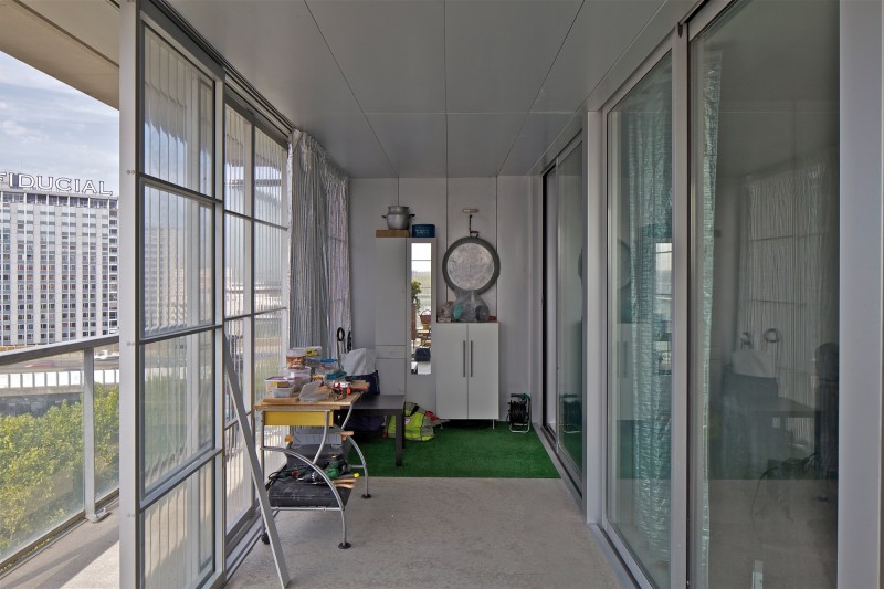 Interni della torre residenziale Bois le Prêtre a Parigi (Anne Lacaton & Jean Philippe Vassal e Frédéric Druot, 2009)