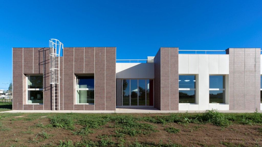 La Scuola primaria Giovanni Rodari, Massalengo (LO), foto di Vittorio Dozio