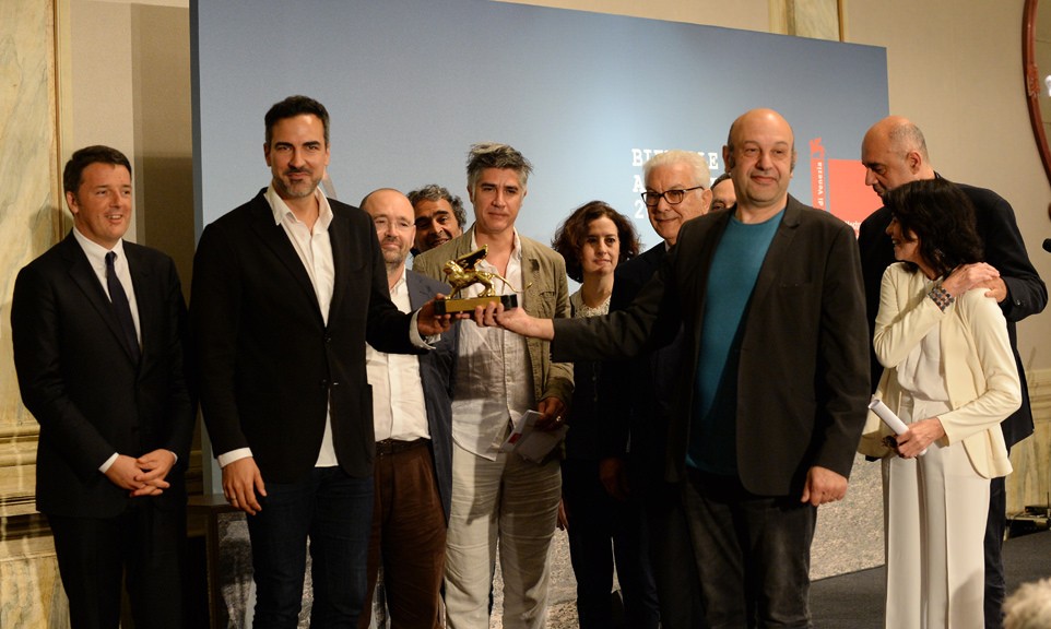Matteo Renzi presenzia alla cerimonia di consegna del Leone d'oro per la miglior Partecipazione Nazionale alla Spagna (fonte: La Biennale)