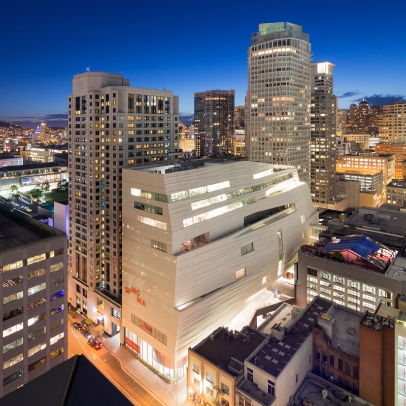 Vista notturna del "nuovo" SFMoma, dopo l'intervento progettato da Snohetta - (C) Iwan Baan
