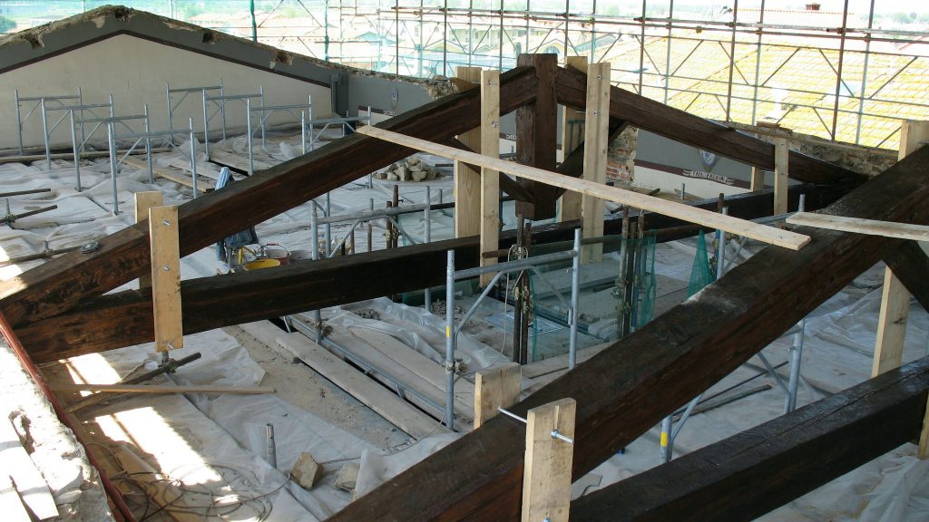 Recupero delle strutture lignee della Chiesa di Cintolese