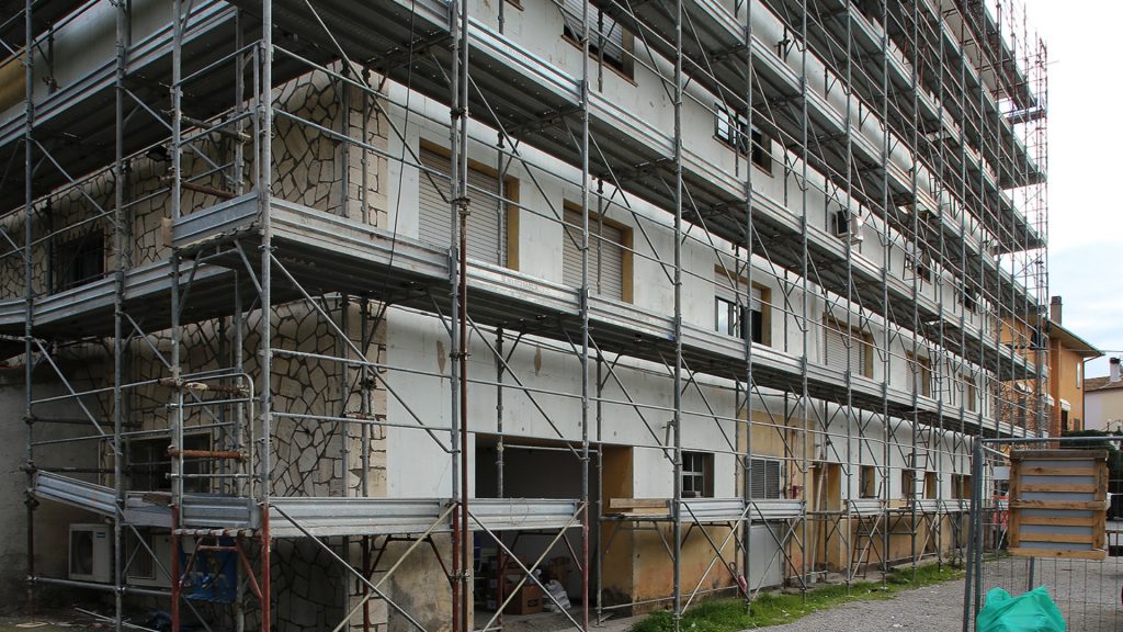Lisolamento a cappotto della sede del comune di capalbio è firmato ... Coibentazione pareti esterne
