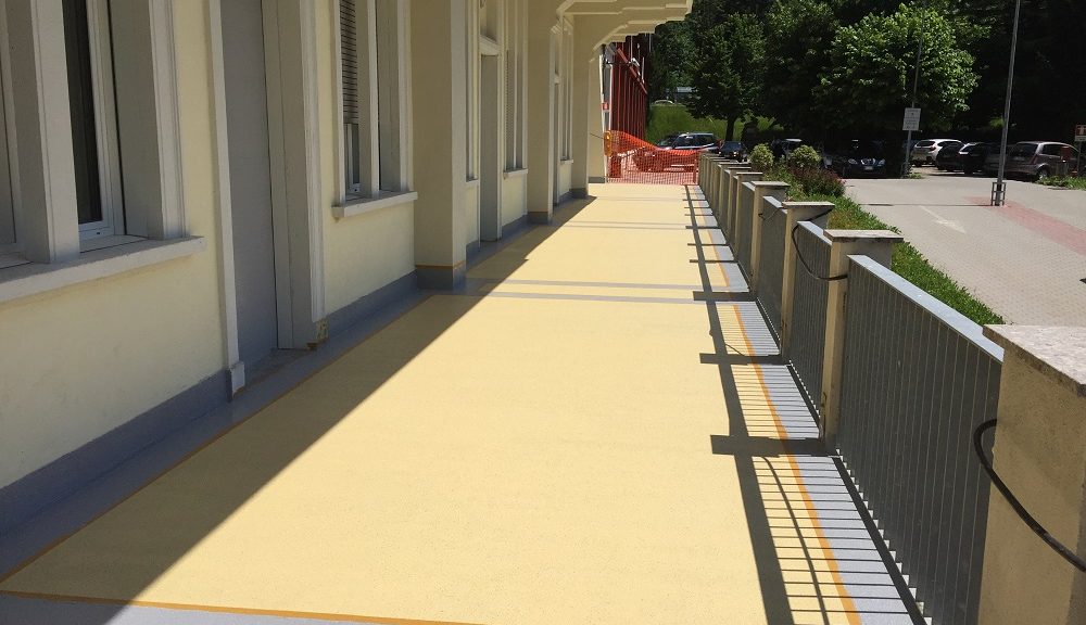 Il balcone dell'Ospedale M.O. Locatelli, impermeabilizzato con i Sistemi Triflex