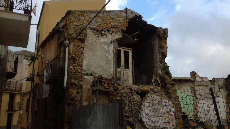 crollo edificio