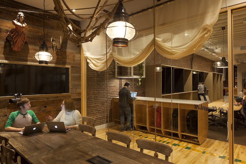 Airbnb Portland, “SS Clementine” ritrae l’alloggio della nave © Jeremy Bittermann