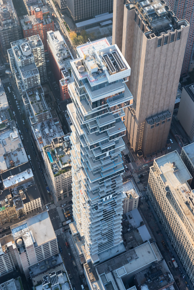 Nonostante le grandi superfici vetrate e i numerosi balconi aggettanti, ciascun appartamento mantiene la propria privacy © Iwan Baan/Herzog & de Meuron