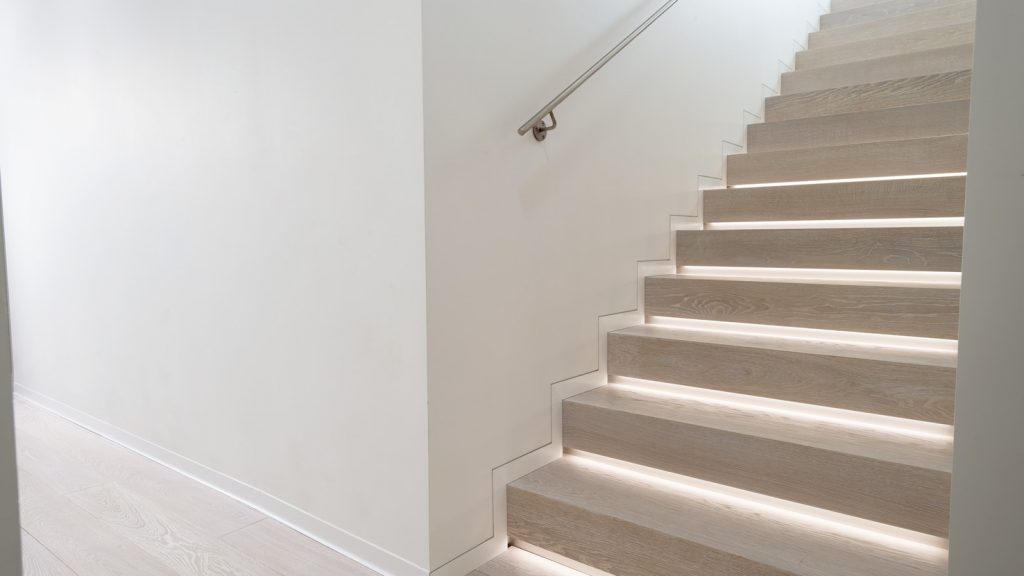 Battiscopa filomuro total white Proskirting di Progress Profiles